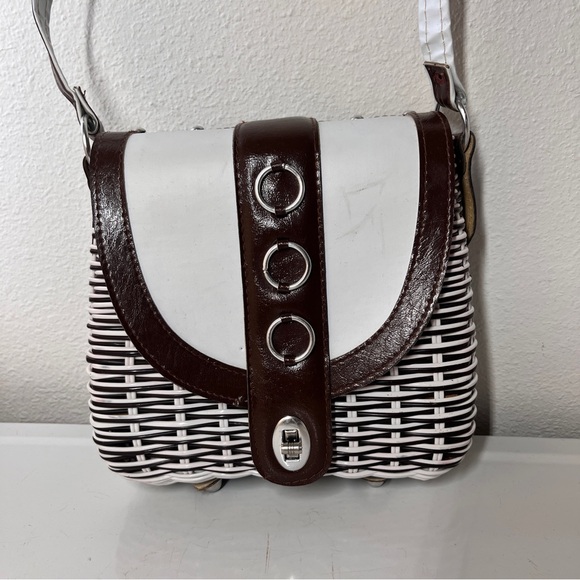 Vintage 1960s basket style woven shoulder bag purse
By bounty
Brown white - Picture 1 of 8